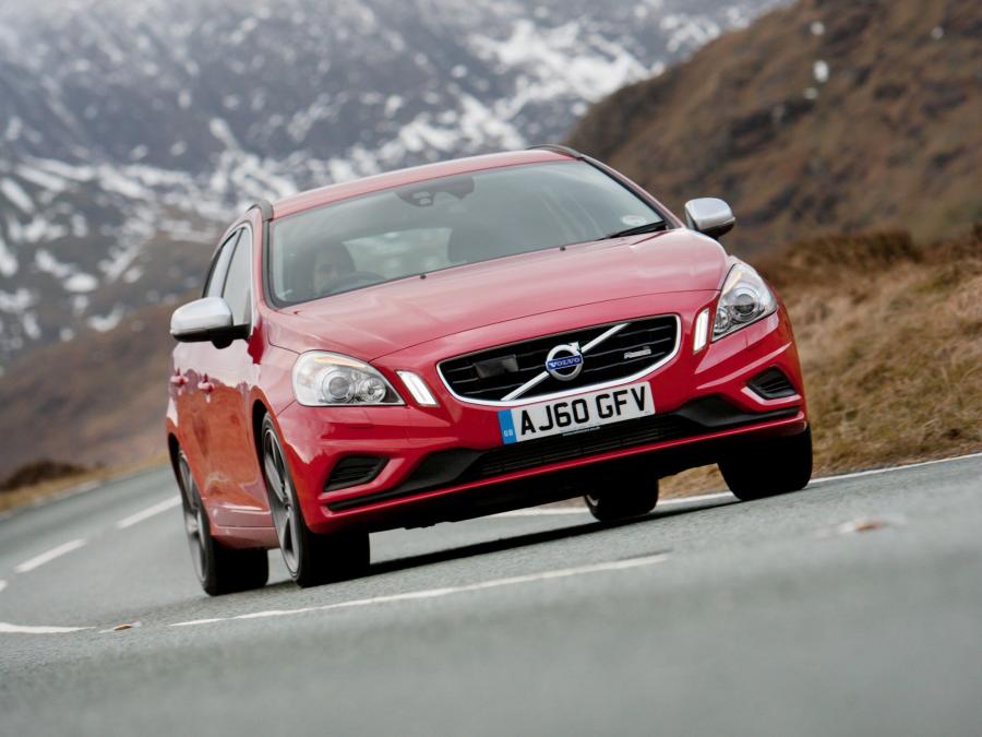  Volvo V60 R-Design 2010 года  (UK) (фото 1 из 15)
